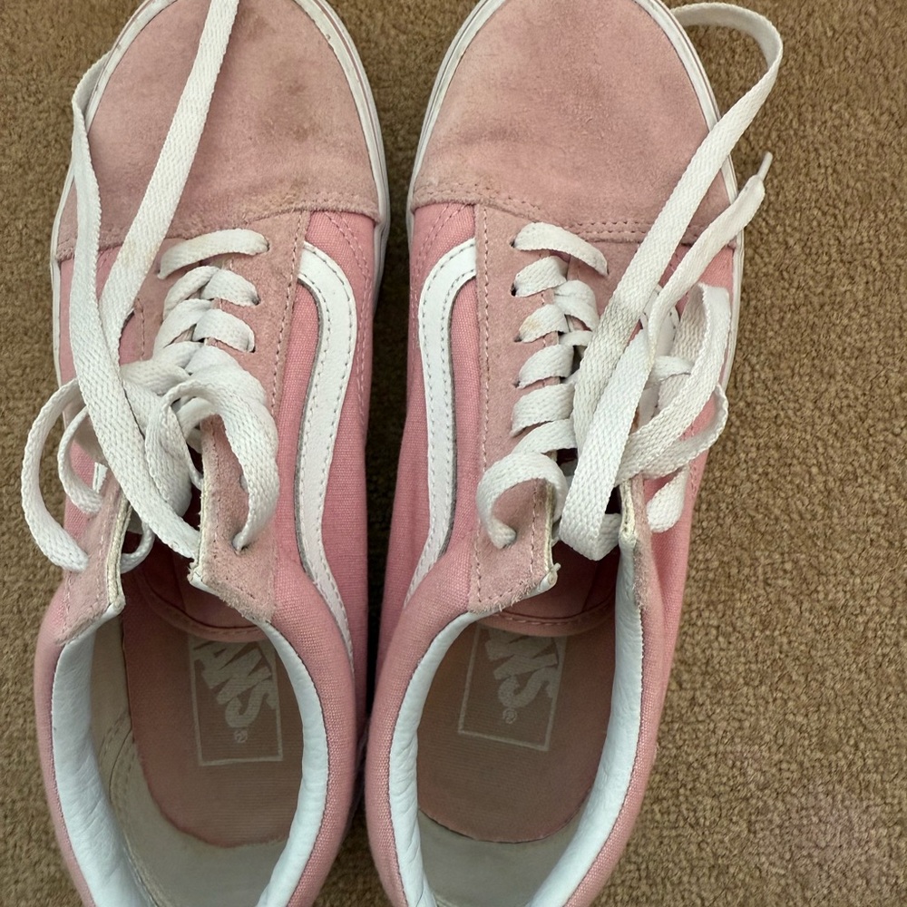 US 7 Pink Vans